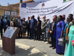 Cérémonie d'innauguration Place de l'Europe à Gorée -min