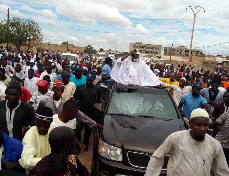 Kaolack : regarder l'arrivée d'imam Alioune Badara Ndao en images