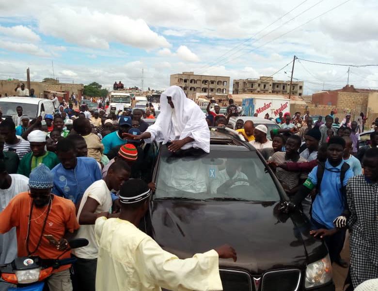 Kaolack : regarder l'arrivée d'imam Alioune Badara Ndao en images