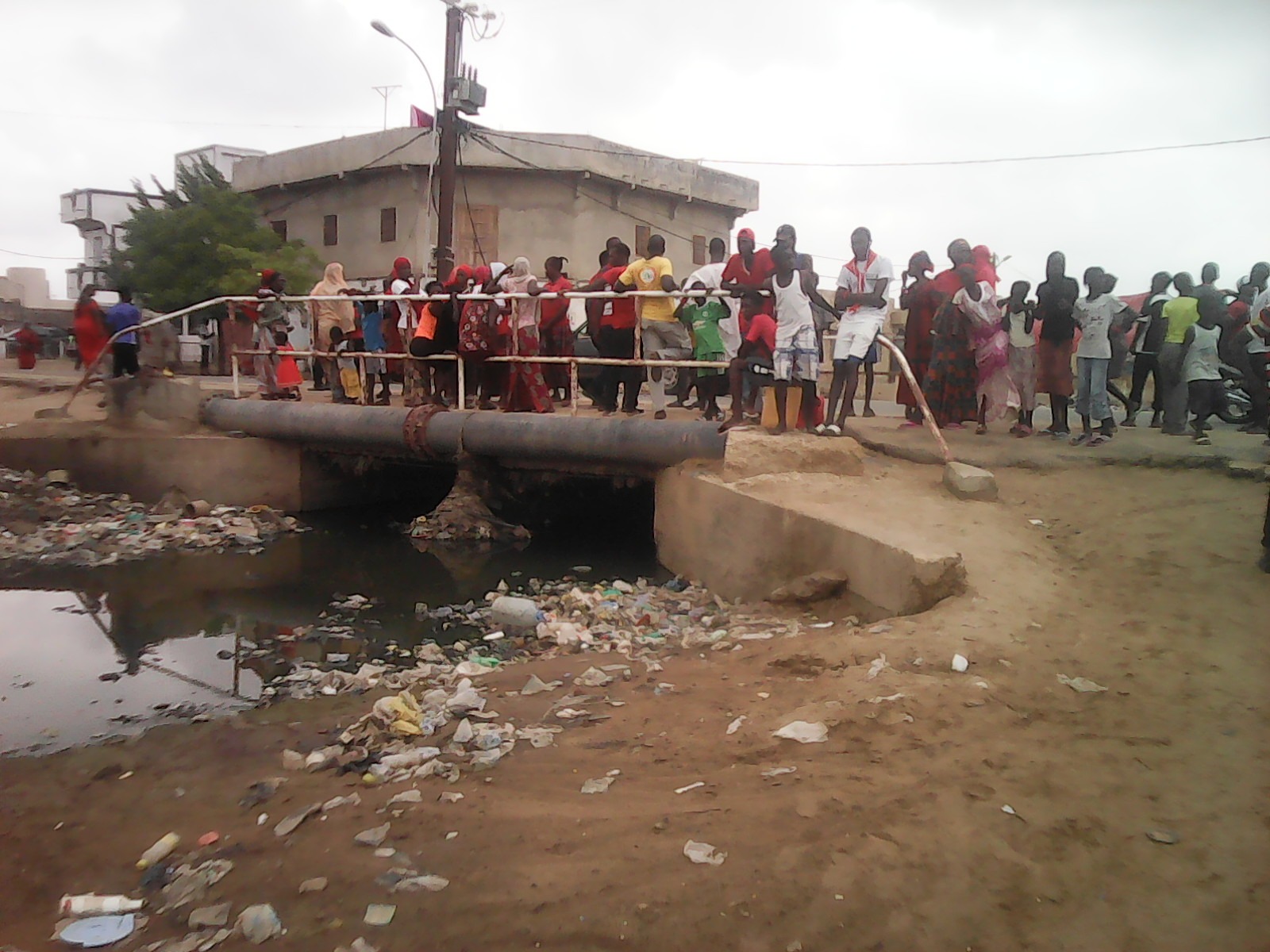 Situation de Madina Mbaba : les populations du quartier tire à boulets rouges sur le maire Mariama Sarr et l'a déclare persona non grata