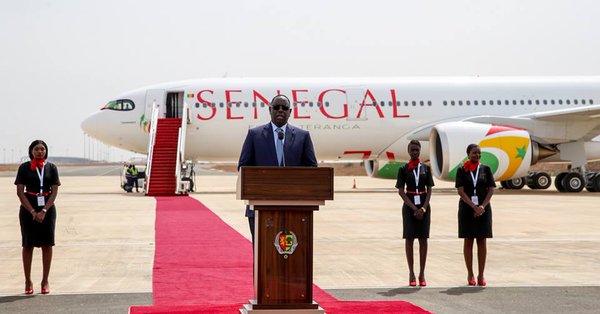 Macky Sall réceptionnant l' AirBus A330 neo