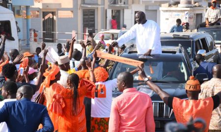 Dernier jour de campagne : la déferlante orange s’abat sur Dakar, les militants décrètent la victoire au premier tour