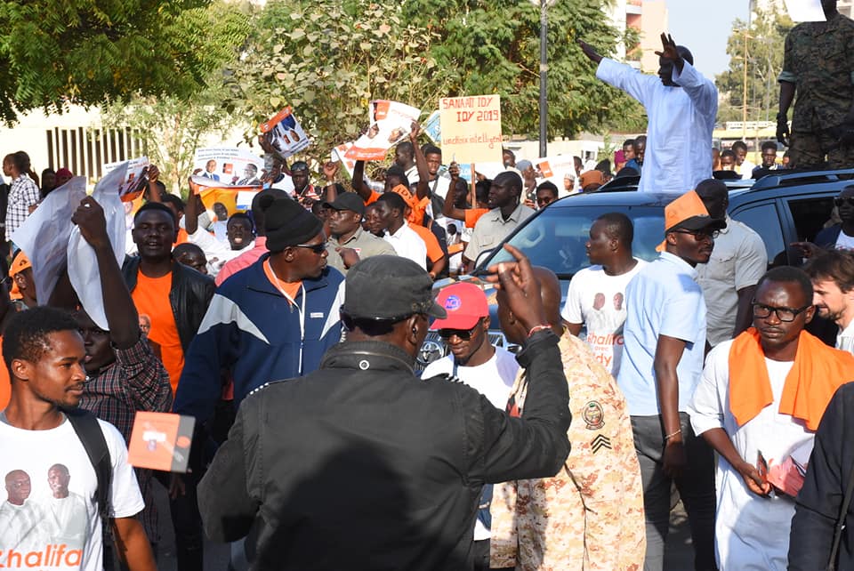 Dernier jour de campagne : la déferlante orange s’abat sur Dakar, les militants décrètent la victoire au premier tour