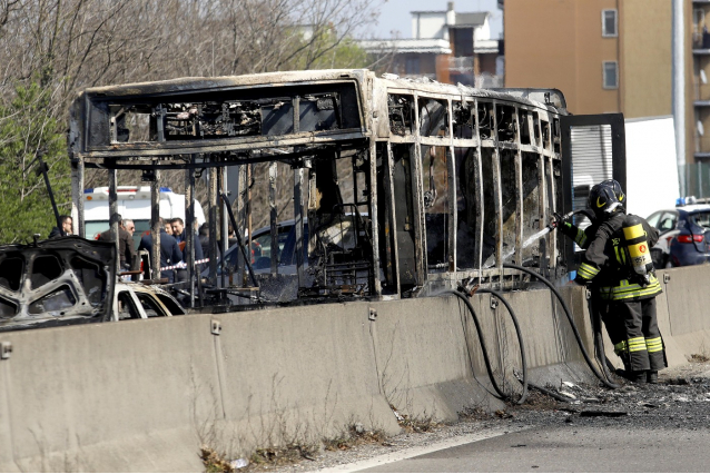 Bus en feu