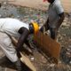 Kaolack : les jeunes de Médina Mbaba démarrent par leur propre moyen, la construction d'un pont pour la traversée du canal à ciel ouvert de leur quartier