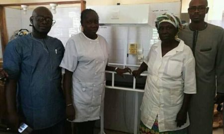 Sibassor : Alassane Diallo offre un don de matériel médical  poste de santé de la commune