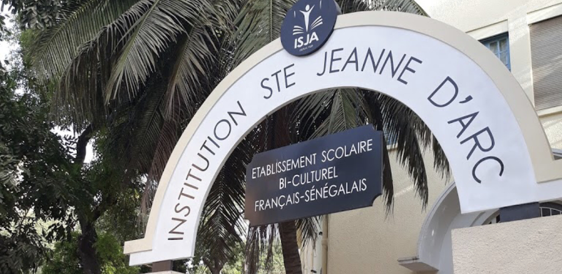 À Dakar :  l’institut Jeanne d’arc interdit aux élèves voilées de rentrer dans l’Etablissement et choque les Musulmans