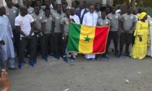 Mondial U20 : les lionceaux ont reçu le drapeau national des mains de Matar Ba