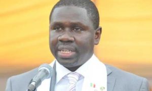 Oumar Youm ministre des transports terrestres annonce des mesures pour faire face aux accidents mortels sur la route