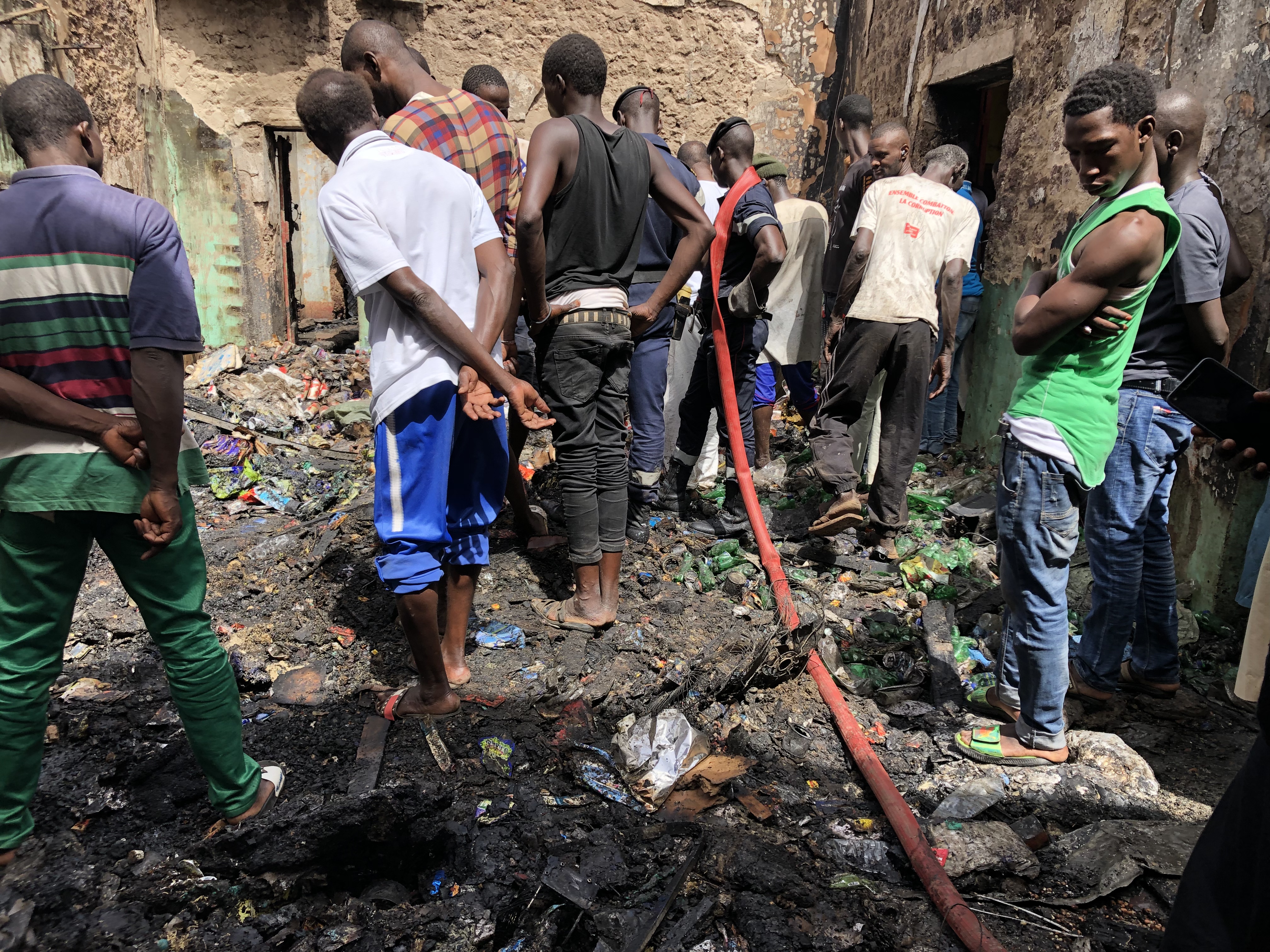 Marché Koungheul : plus de 20 millions emportés par un violent  incendie dans une boutique du célèbre commerçant Cheikh Leye