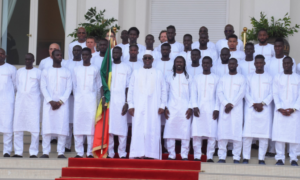 Cérémonie de remise de drapeau aux Lions