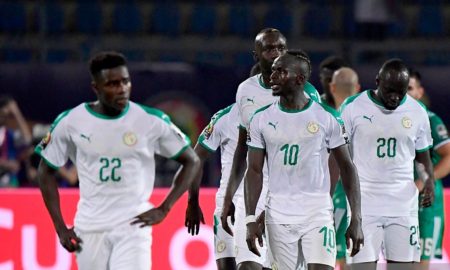 Lions du Senegal après la défaite face à l'Algerie