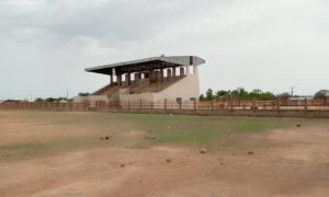 Livraison du stade municipal de Koungheul : les jeunes en ont marre d’attendre et le font savoir au maire