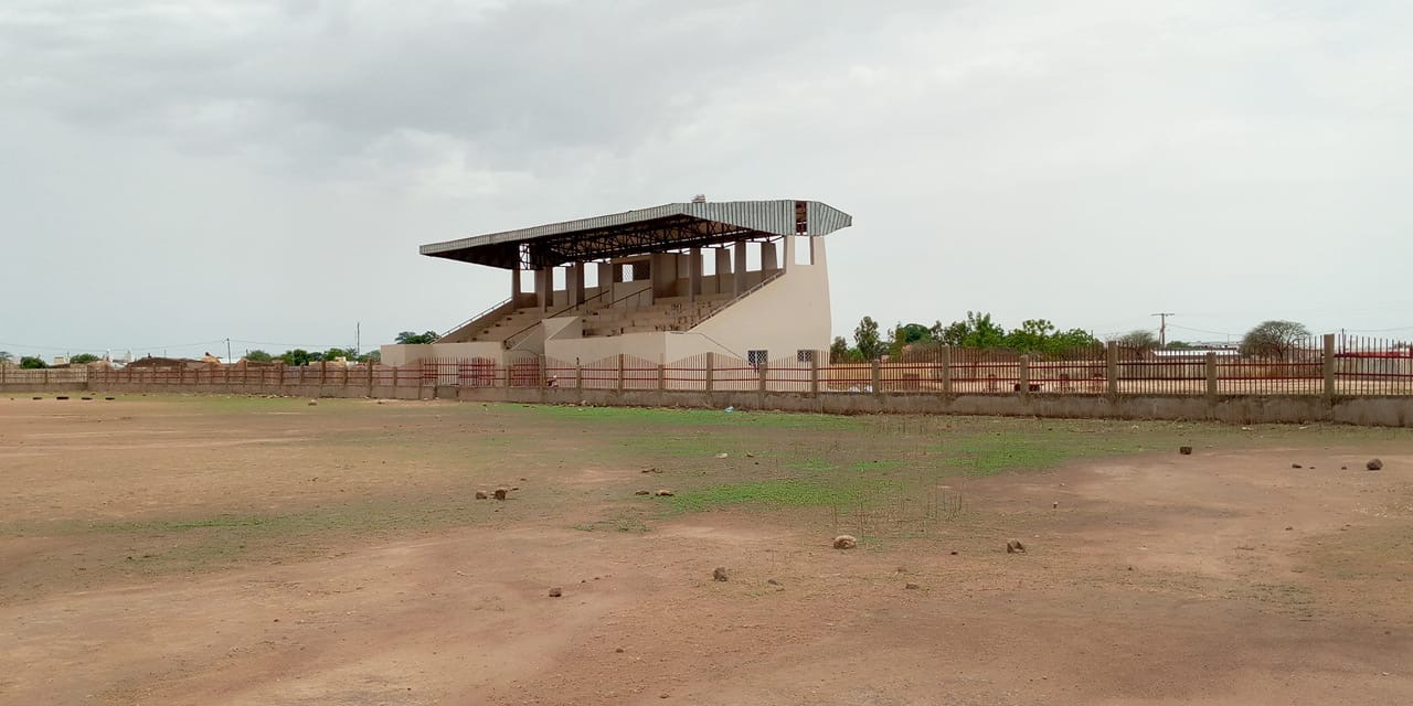 Livraison du stade municipal de Koungheul : les jeunes en ont marre d’attendre et le font savoir au maire