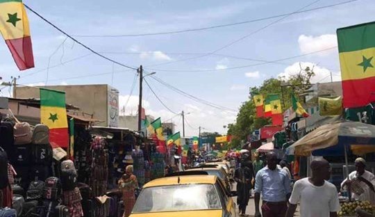 Le Sénégal en finale de la Can 2019 : le marché central de Kaolack prépare la fête aux couleurs du drapeau national