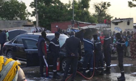 Que s'est-il passé : la limousine de Macky Sall prend feu à Nguéniène