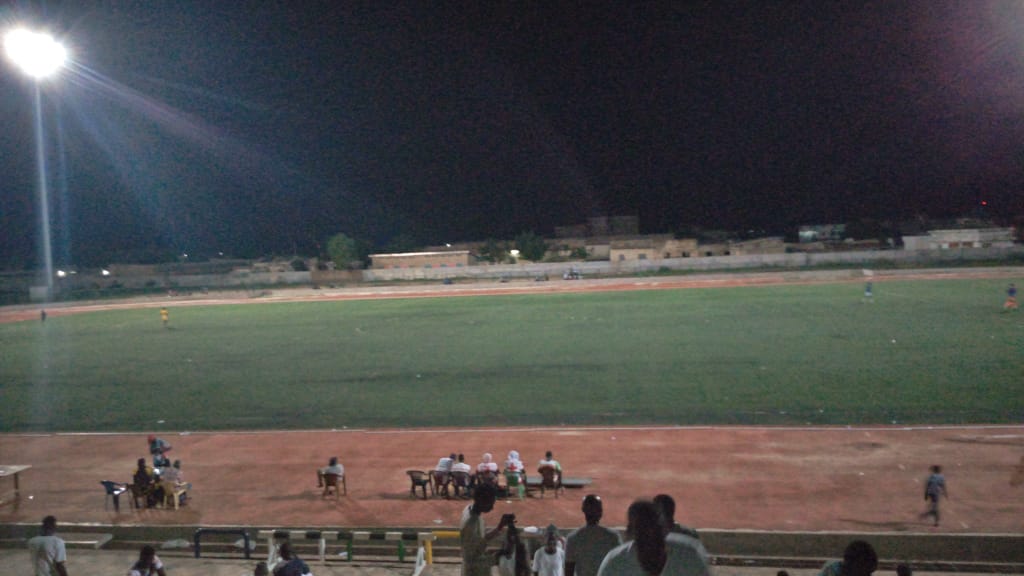 Défaut d’éclairage au stade Lamine Gueye : les Kaolackois s’offusquent et dénoncent le laxisme des autorités