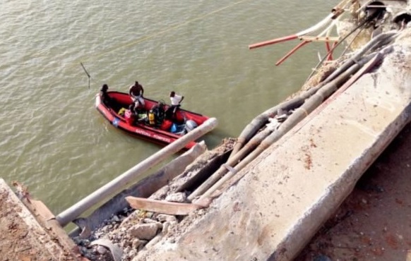 Ziguinchor : un camion tombe du pont Emile Badiane et fait 1 mort et 2 portés disparus