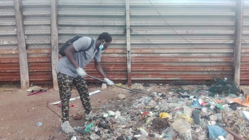 Action citoyenne : Brakizup et Dastler Mbedd nettoient et changent le visage de la plage du Relais à Kaolack