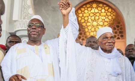 Macky Sall et Abdoulaye Wade main dans la main vendredi à Dakar