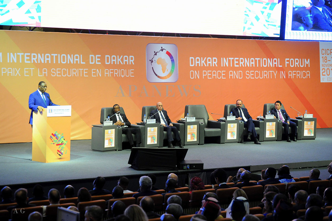 Macky Sall prenant la parole au forum de dakar 2019