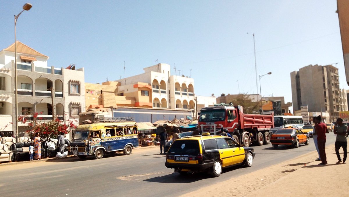 Une rue Parcelles assainies Dakar .jpg