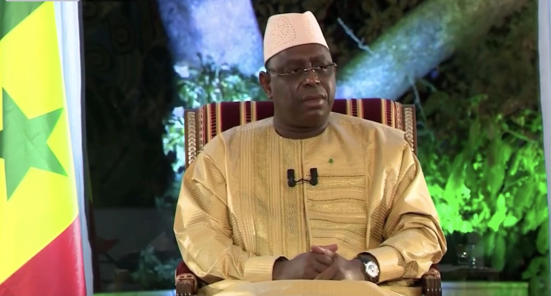 Question sur le 3e mandat: Macky Sall se fâche, coupe le journaliste et répond