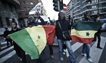 Des migrants sénégalais protestent contre le racisme et la violence à Milan