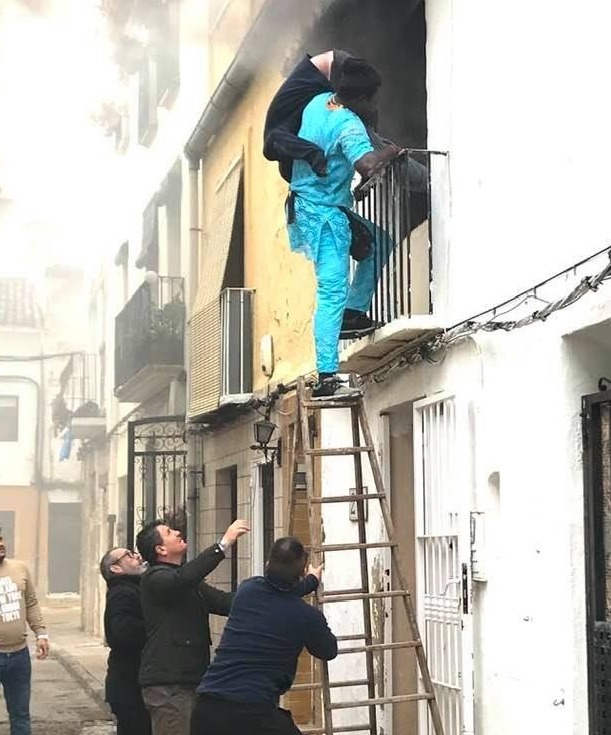 Espagne: un Sénégalais recherché pour avoir sauvé la vie d’un homme à mobilité réduite bloqué dans une maison en feu