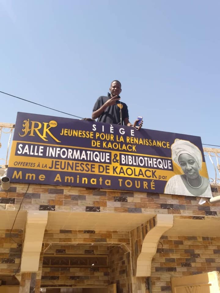 Kaolack: ouverture d'une salle informatique et d'une bibliothèque offertes par Aminata Touré