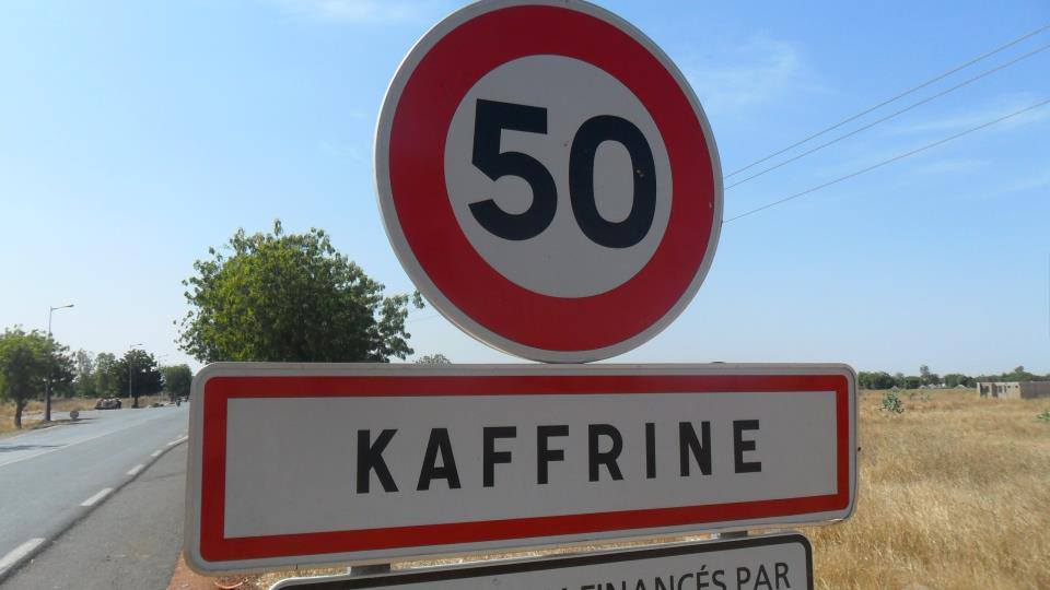 Panneau route Kaffrine