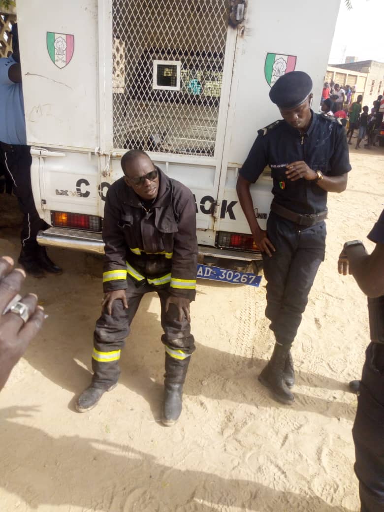 Miracle à Kaolack: une maison entière brûle, seul un Coran sort indemne de l’incendie