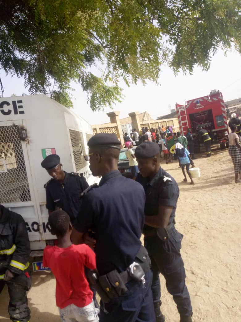 Miracle à Kaolack: une maison entière brûle, seul un Coran sort indemne de l’incendie