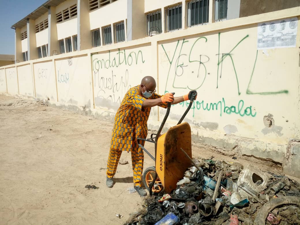 "Cleaning Day" à Kaolack : la population de Dialégne répond massivement à l'appel