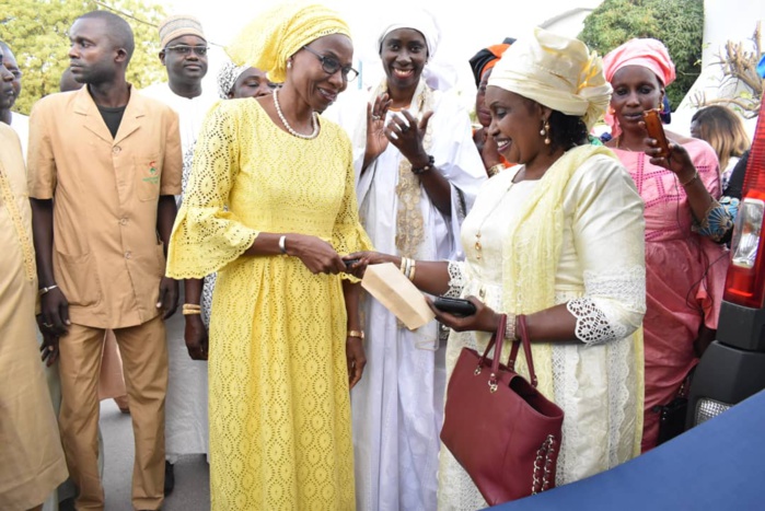 Hôpital régional El Hadj Ibrahima Niass de Kaolack : Maître Nafissatou Diop Cissé offre une ambulance