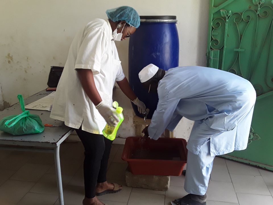Coronavirus : les images de la lutte contre le virus à l'hôpital de Kaolack