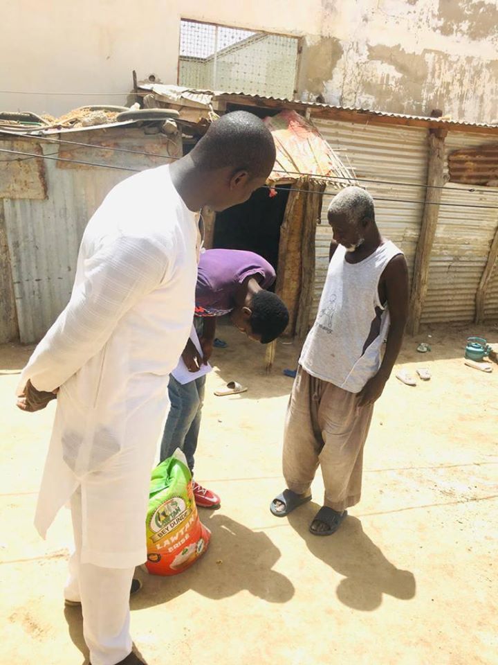 Covid-19 : Baye Dia de Andd Defar Kaolack distribue des denrées alimentaires aux populations du Saloum