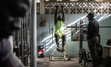 LE lutteur sénégalais Moussa Diop s’entraînent à huis clos