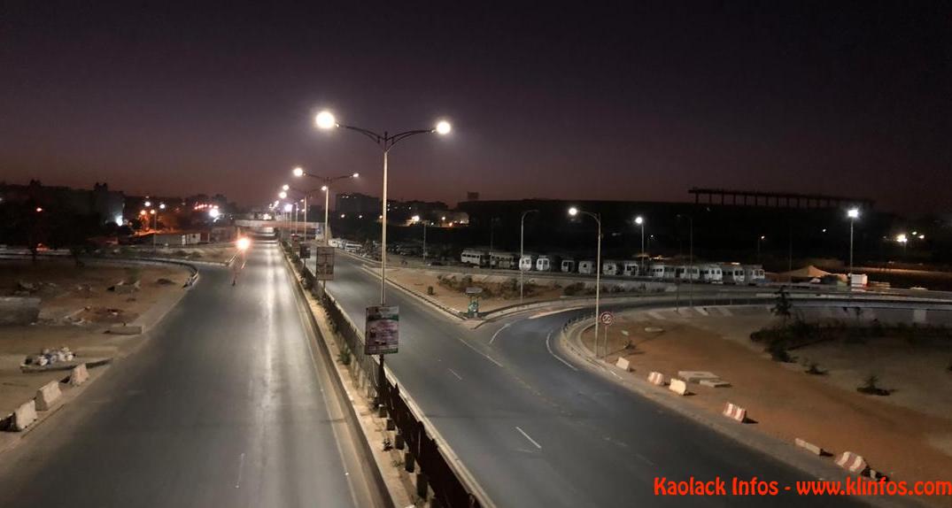 L'autoroute qui mène à Yoff à Dakar