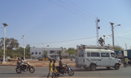 Tambacounda Moto Car Route Rond point