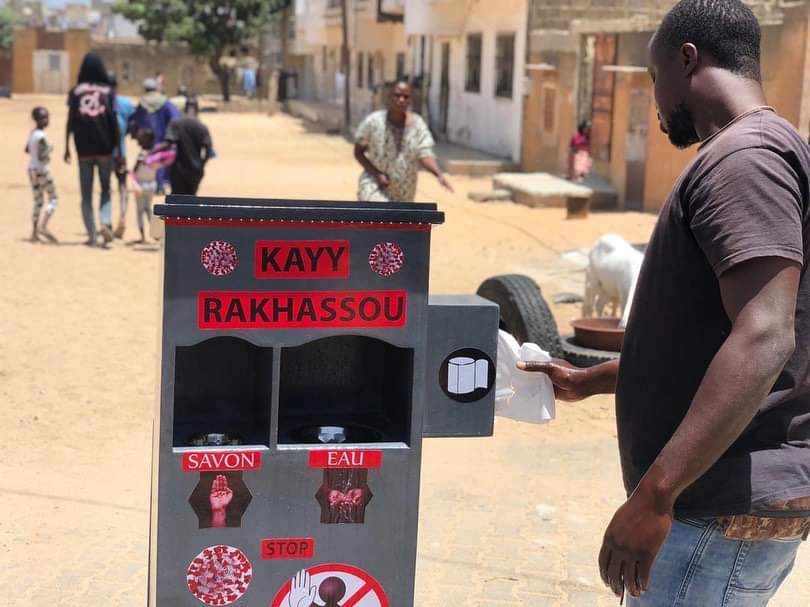 Lutte contre le Covid 19 : deux Sénégalais créent un lave-mains autonome baptisé "Kayy Rakhassou"