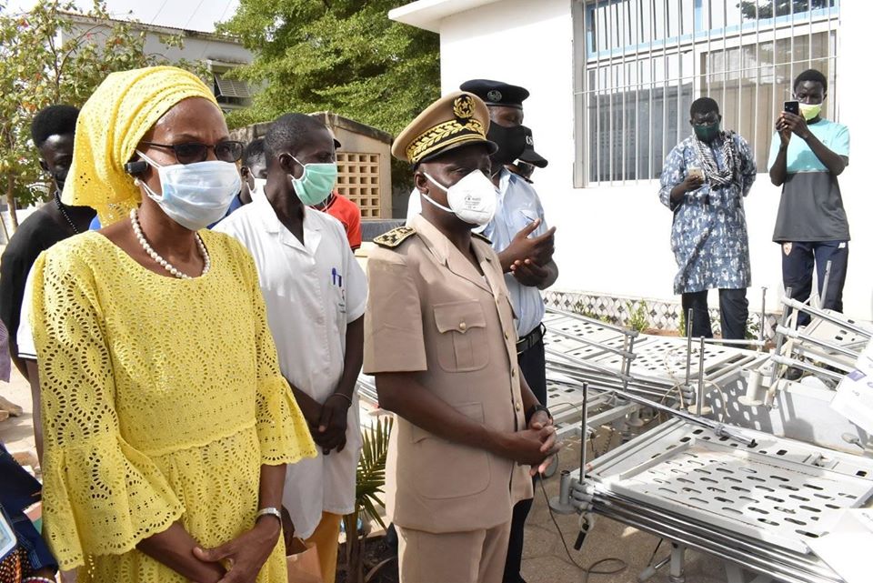 Kaolack : l'hôpital El hadji Ibrahima Niass a réceptionné un don de lits modulables et de termoflashs