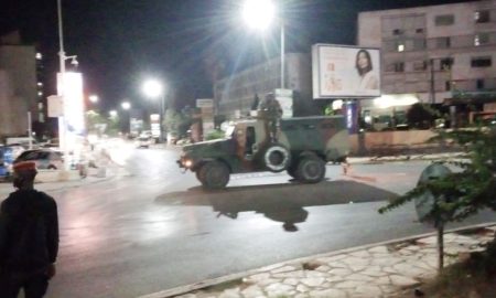 Voiture de l'armée dans Dakar