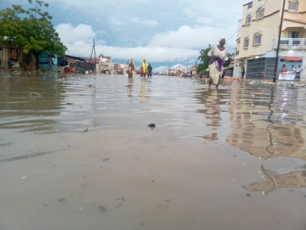 Kaolack : premières fortes pluies, premiers dégâts à travers la ville [Images]