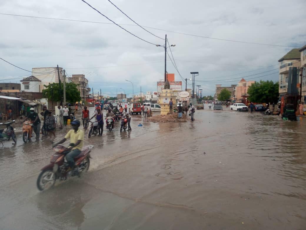 Kaolack : premières fortes pluies, premiers dégâts à travers la ville [Images]