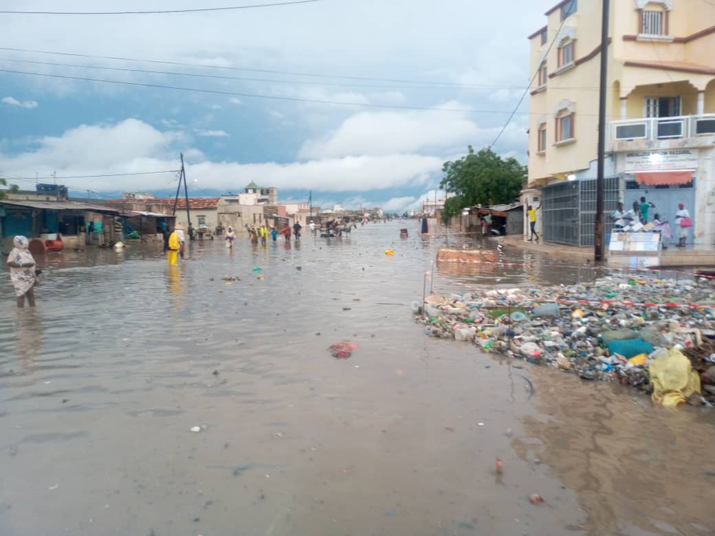 Kaolack : premières fortes pluies, premiers dégâts à travers la ville [Images]