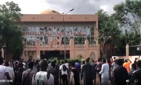 Mali - ça chauffe pour IBK l'Assemblée nationale attaquée par des jeunes