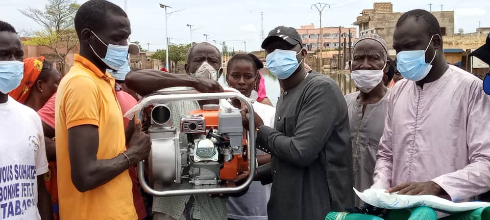 Inondations à Kaolack : Papi Gaye apporte son soutien aux sinistrés et déclare «Mariama Sarr est le symbole de l'échec»