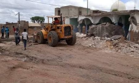 Kaolack : Ibou Bambara détruit la mosquée de Ndargoundao pour sa reconstruction