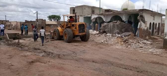 Kaolack : Ibou Bambara détruit la mosquée de Ndargoundao pour sa reconstruction